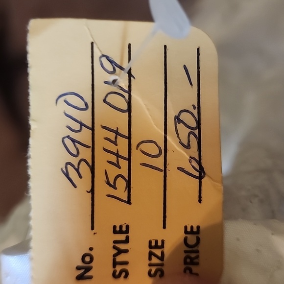 Vintage Victorian wedding gown NWT size 10 long train sold as is - Picture 13 of 13